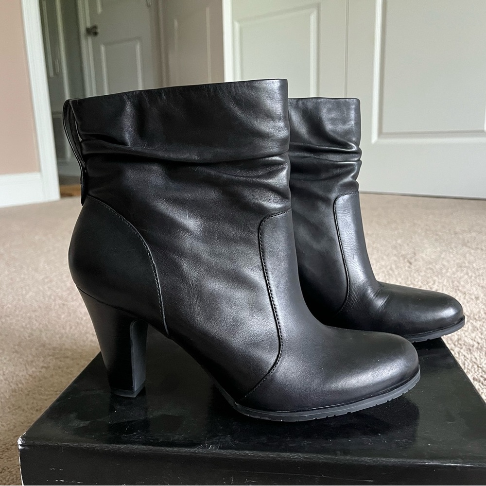 BCBG Paris booties sz 8.5.
